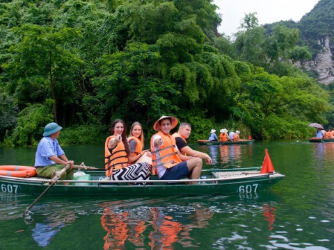 Ha Noi - Trang An cave - Bai Dinh Pagoda 1 Day Tour