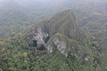 Hot News - Discovered the highest sinkhole in Vietnam. Hot News - Discovered the highest sinkhole in Vietnam.